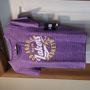 NWT LOS ANGELES LAKERS WOMEN'S DISTRESSED LINE TEE Size Small